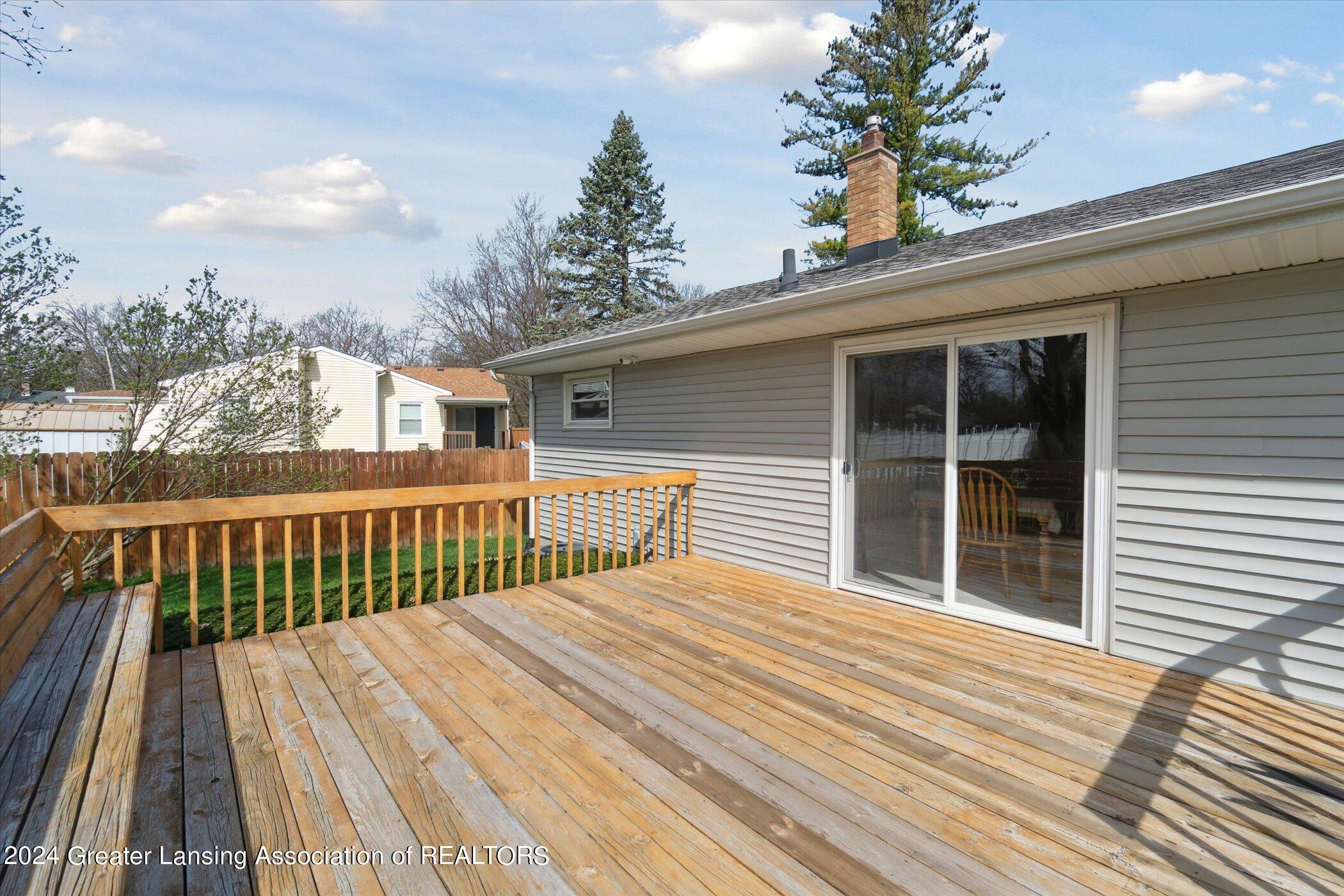 1378 Sunny Road Lansing, MI 48906 - Photo 30 of 38 Back Deck