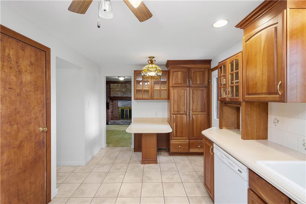 159 North Jamestown Road Coraopolis, PA 15108 - Photo 11 of 25 Gallery Image 11