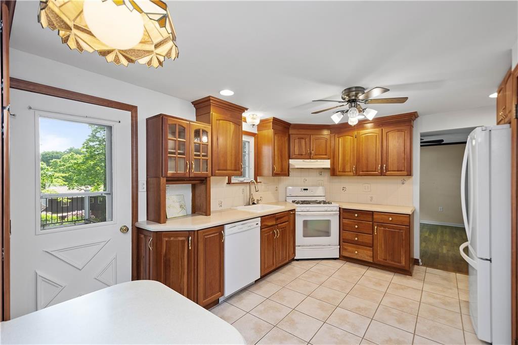 159 North Jamestown Road Coraopolis, PA 15108 - Photo 10 of 25 Gallery Image 10