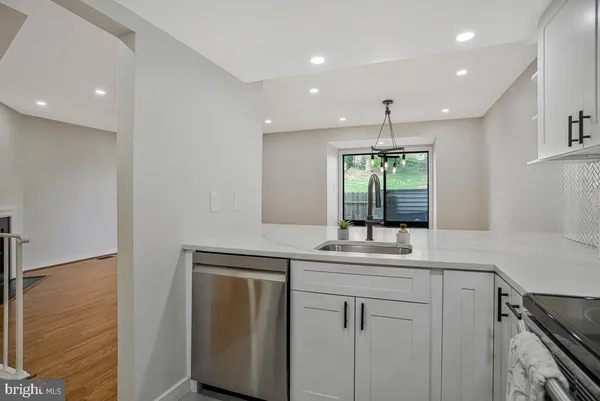 $3,000 | 18740 Pier Point Place, Gaithersburg, MD 20886