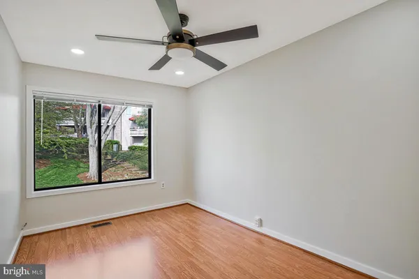 $3,000 | 18740 Pier Point Place, Gaithersburg, MD 20886