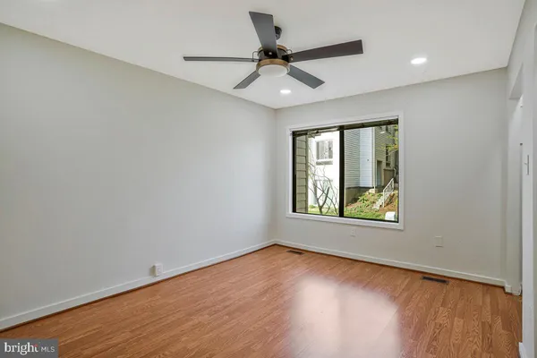 $3,000 | 18740 Pier Point Place, Gaithersburg, MD 20886