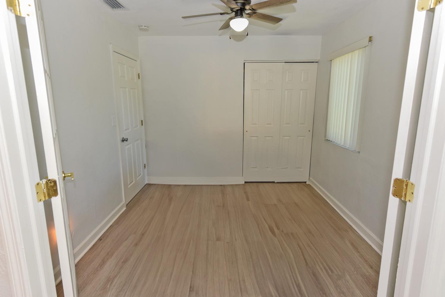 727 Bunker Road West Palm Beach, FL 33405 - Photo 15 of 25 727 Bunker Rd West Palm Beach-large-015-