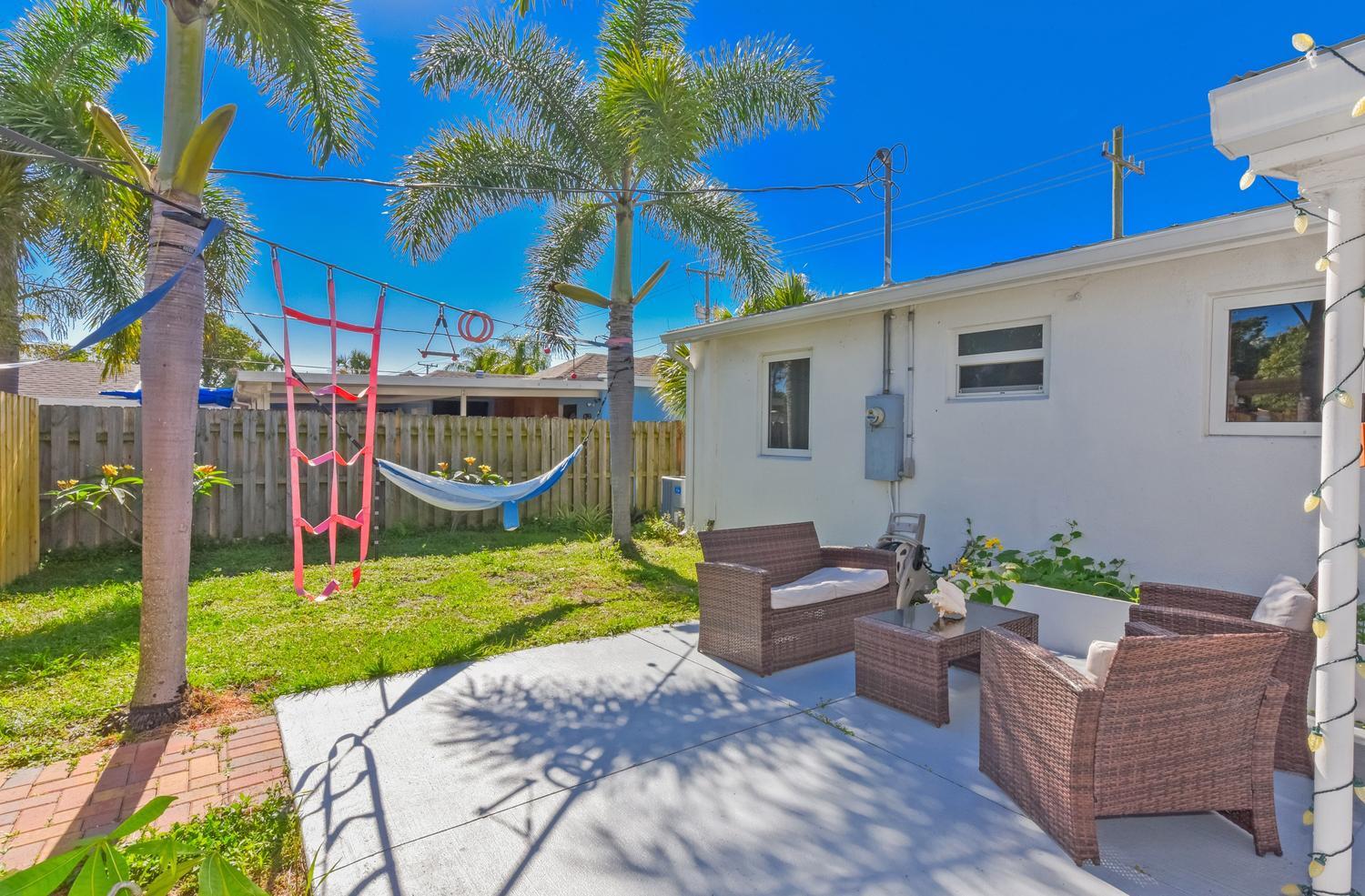 727 Bunker Road West Palm Beach, FL 33405 - Photo 23 of 25 727 Bunker Rd West Palm Beach-large-023-