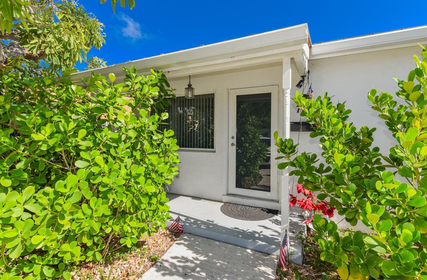 727 Bunker Road West Palm Beach, FL 33405 - Photo 4 of 25 727 Bunker Rd West Palm Beach-large-004-