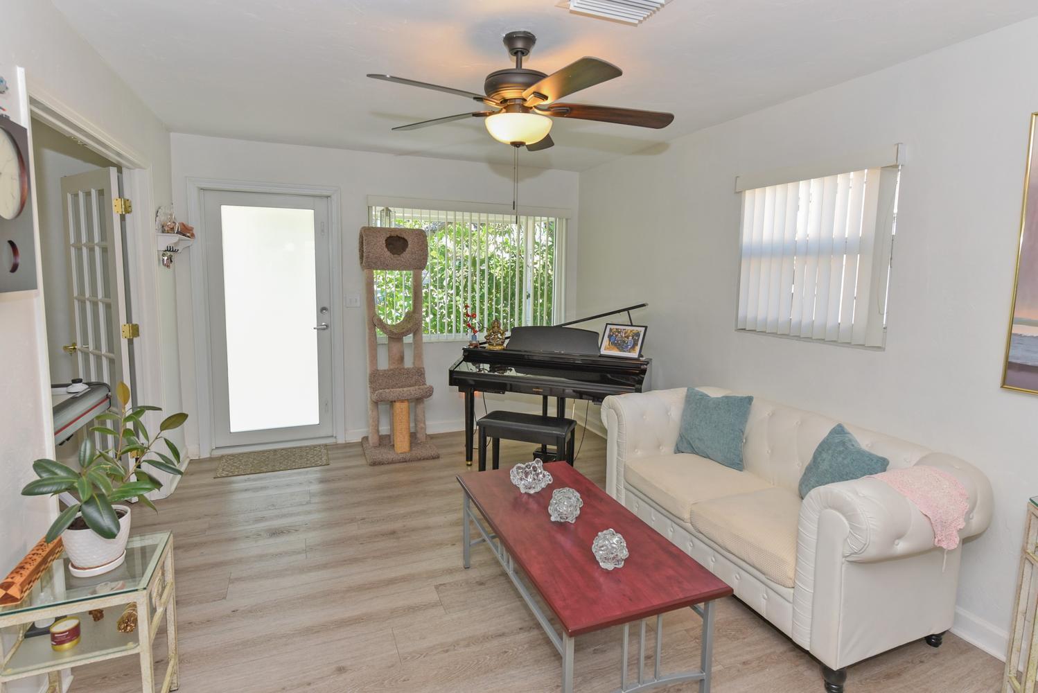 727 Bunker Road West Palm Beach, FL 33405 - Photo 6 of 25 727 Bunker Rd West Palm Beach-large-006-