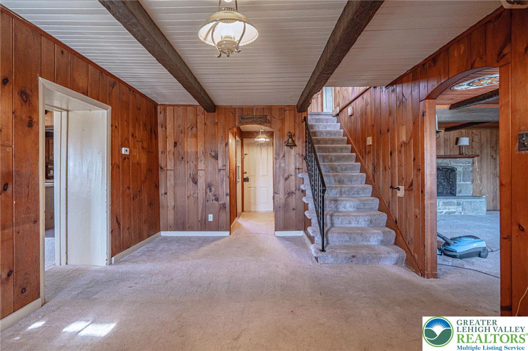 621 Nursery Road Kempton, PA 19529 - Photo 12 of 64 a view of an entryway