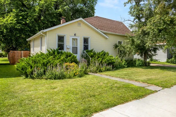 $169,900 | 527 1st Street North, Wahpeton, ND 58075