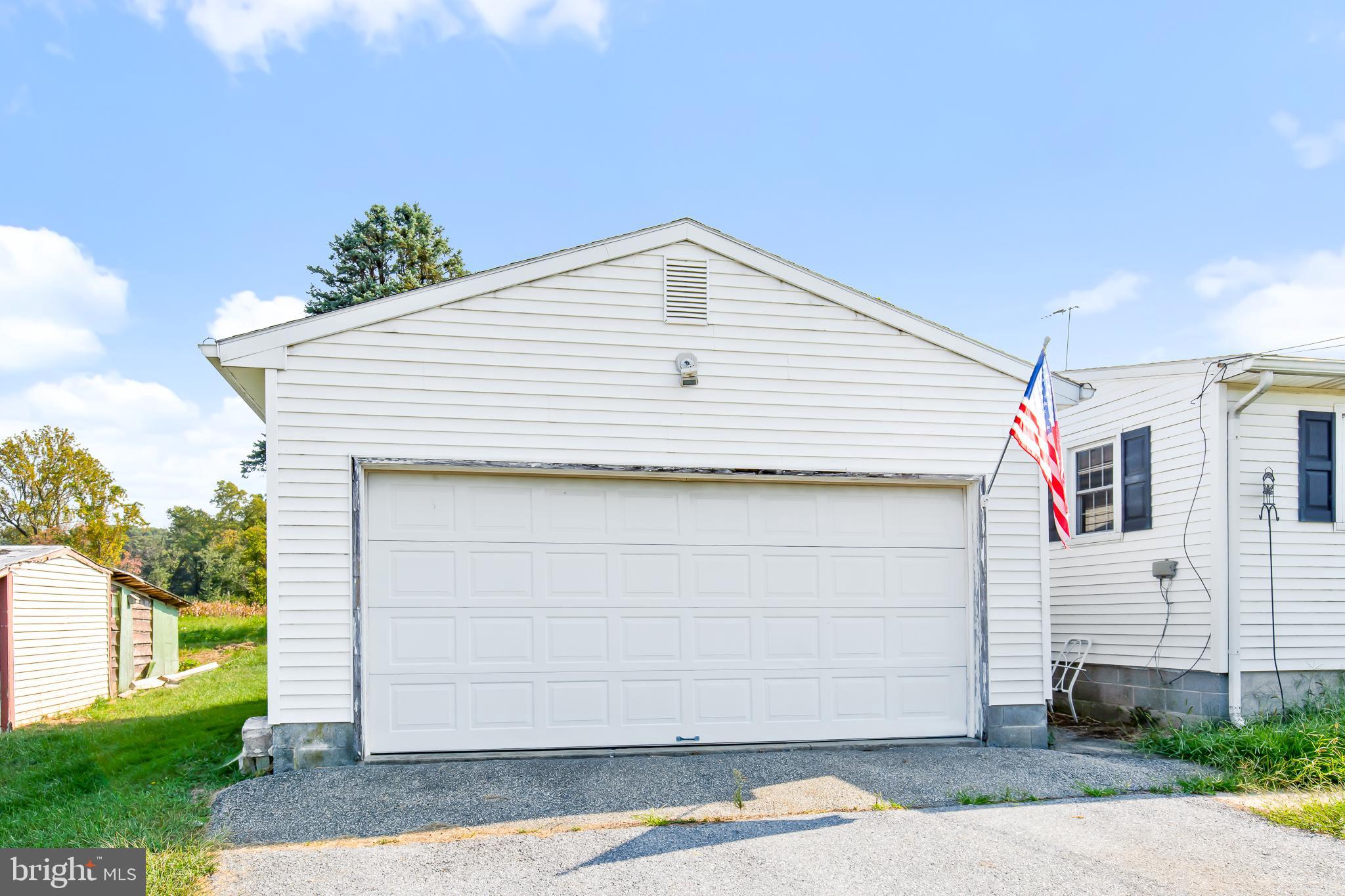 305 Hollow Road New Providence, PA 17560 - Photo 38 of 40 Tow car garage