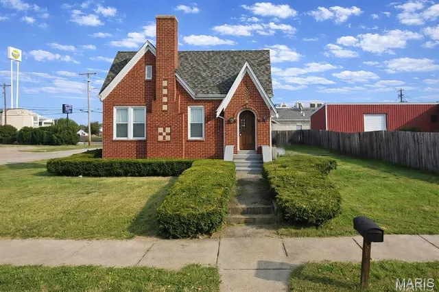 $232,500 | 111 West 2nd Street North, Wright City, MO 63390