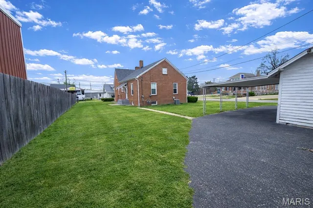 $232,500 | 111 West 2nd Street North, Wright City, MO 63390