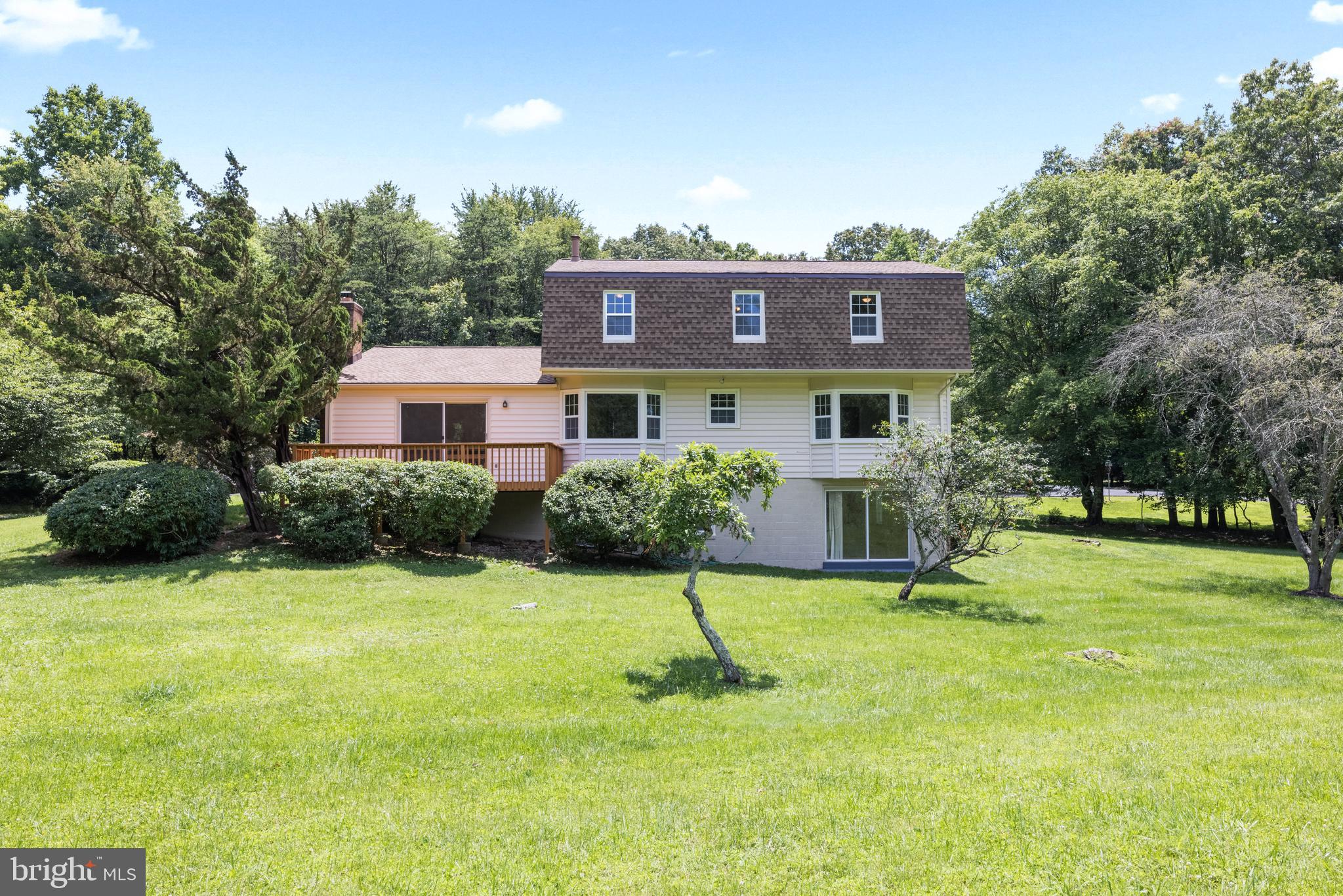 10906 Equestrian Court Reston, VA 20190 - Photo 34 of 36 Lots of usable space for a pool, patio, playing.