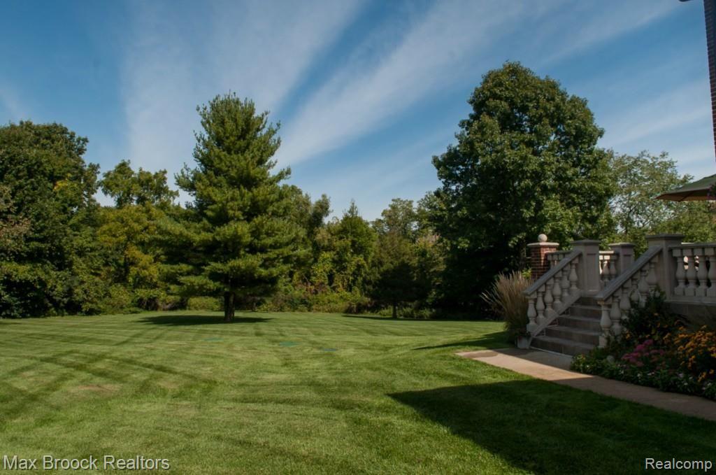 565 Sheldon Court Rochester, MI 48306 - Photo 58 of 75 325DSC_1727.jpg
