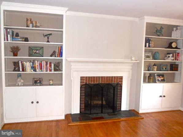 904 Huntsman Road Baltimore, MD 21286 - Photo 6 of 29 Living Room