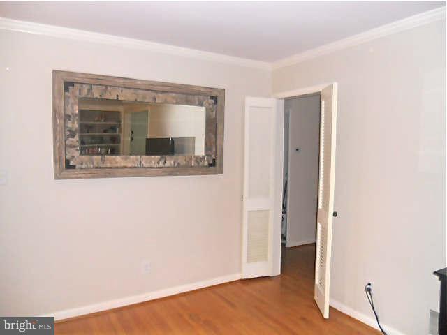 904 Huntsman Road Baltimore, MD 21286 - Photo 7 of 29 Living Room