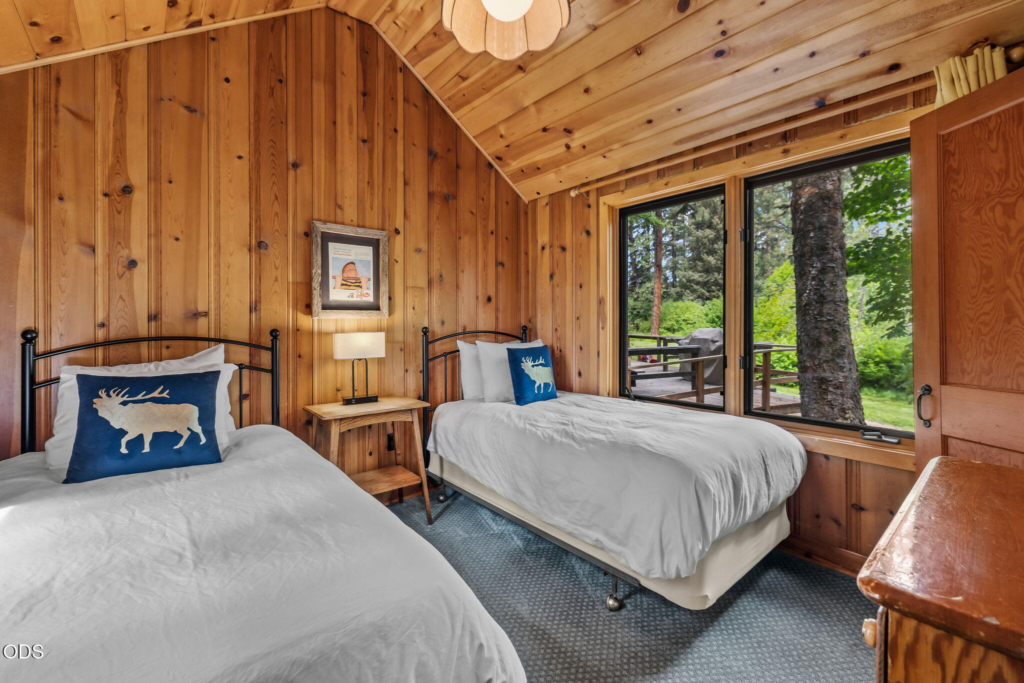 13375 Southwest Forest Service Road, Unit 3 U1 Camp Sherman, OR 97730 - Photo 26 of 29 a bedroom with 2 bed and a window