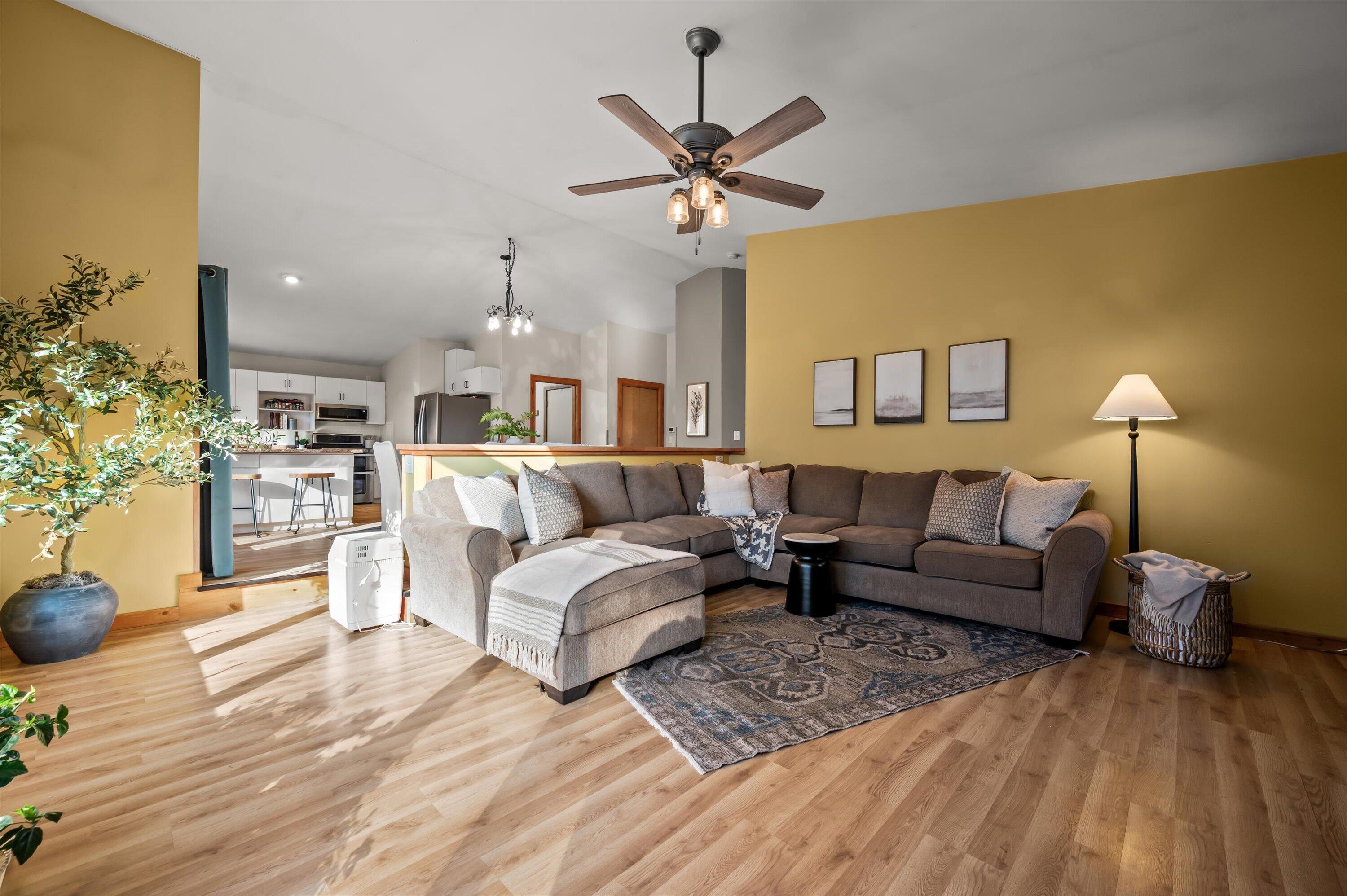 1130 Green Tree Road West Bend, WI 53090 - Photo 10 of 47 Living Room
