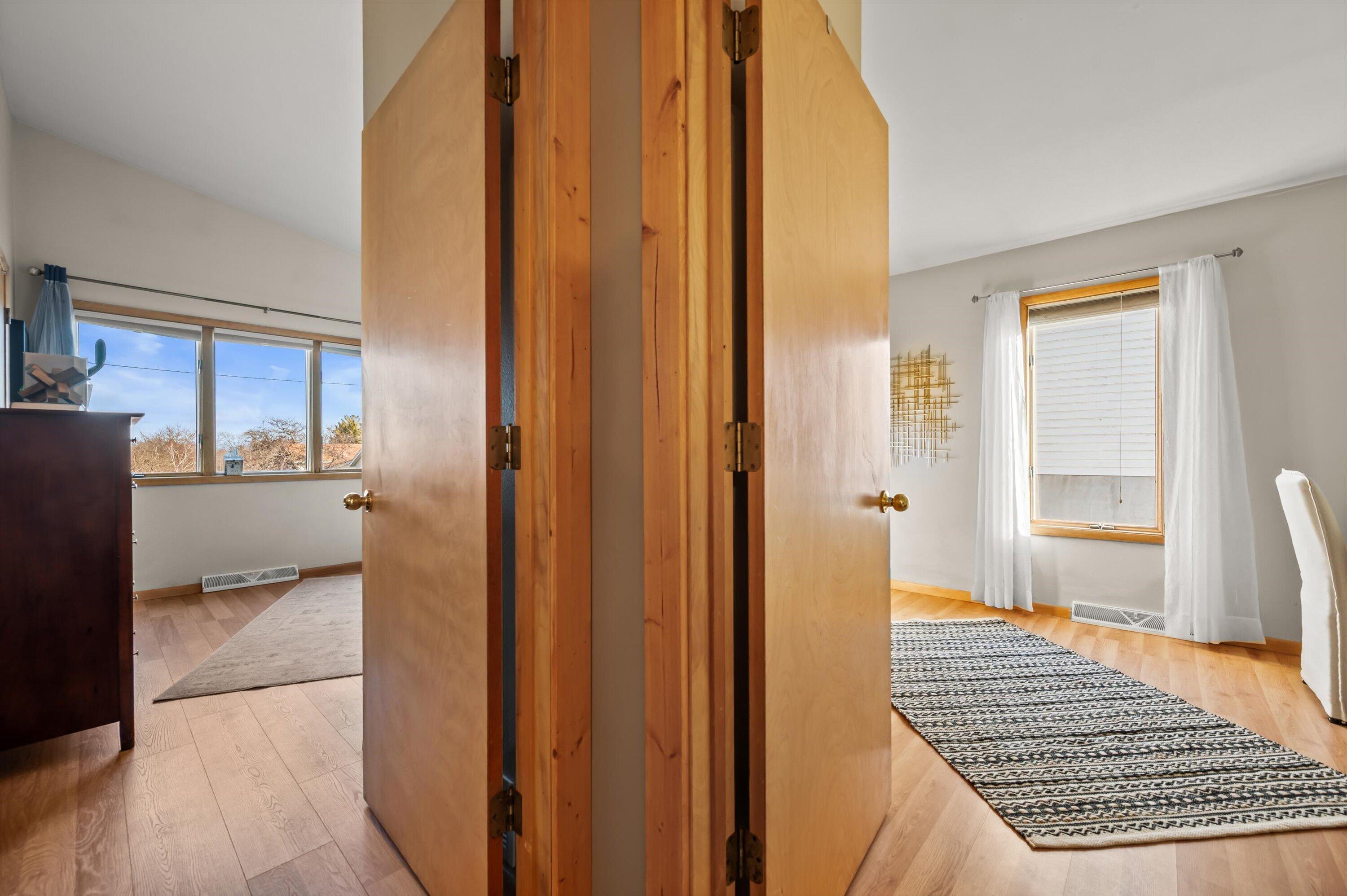 1130 Green Tree Road West Bend, WI 53090 - Photo 12 of 47 Hallway