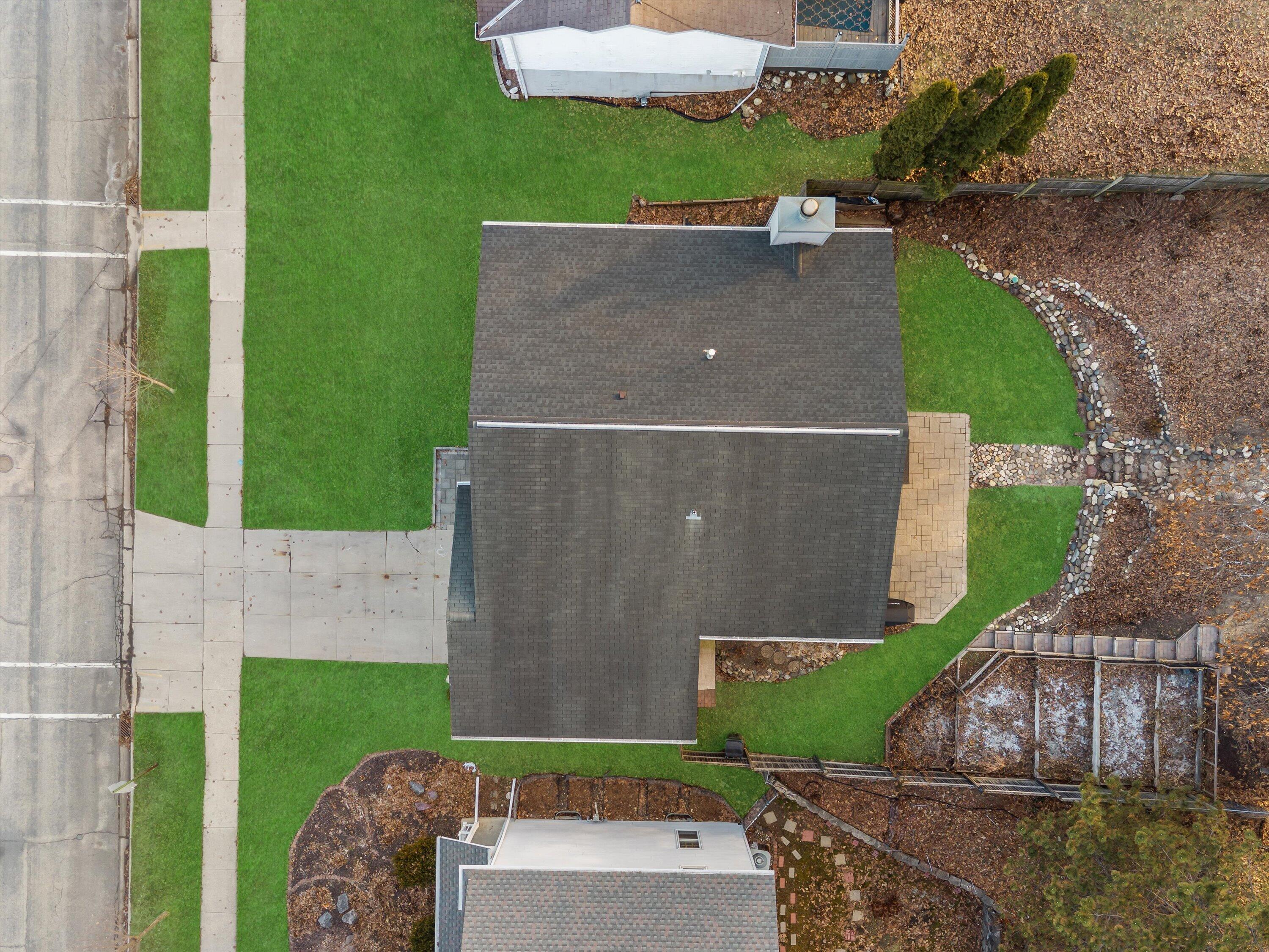 1130 Green Tree Road West Bend, WI 53090 - Photo 39 of 47 Virtual stage green in grass