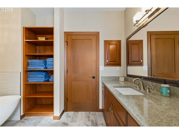 $1,850,000 | 83837 Highway 101, Florence, OR 97439