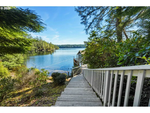 $1,850,000 | 83837 Highway 101, Florence, OR 97439