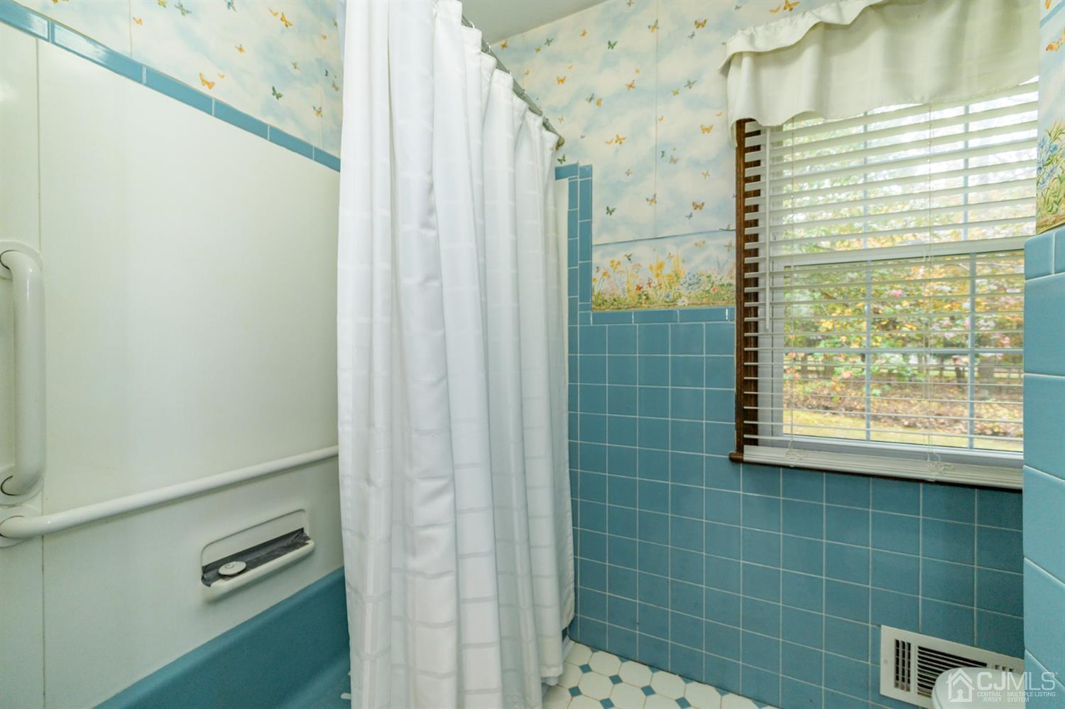 17 Brookside Road Millstone Township, NJ 08510 - Photo 22 of 40 Gallery Image 22