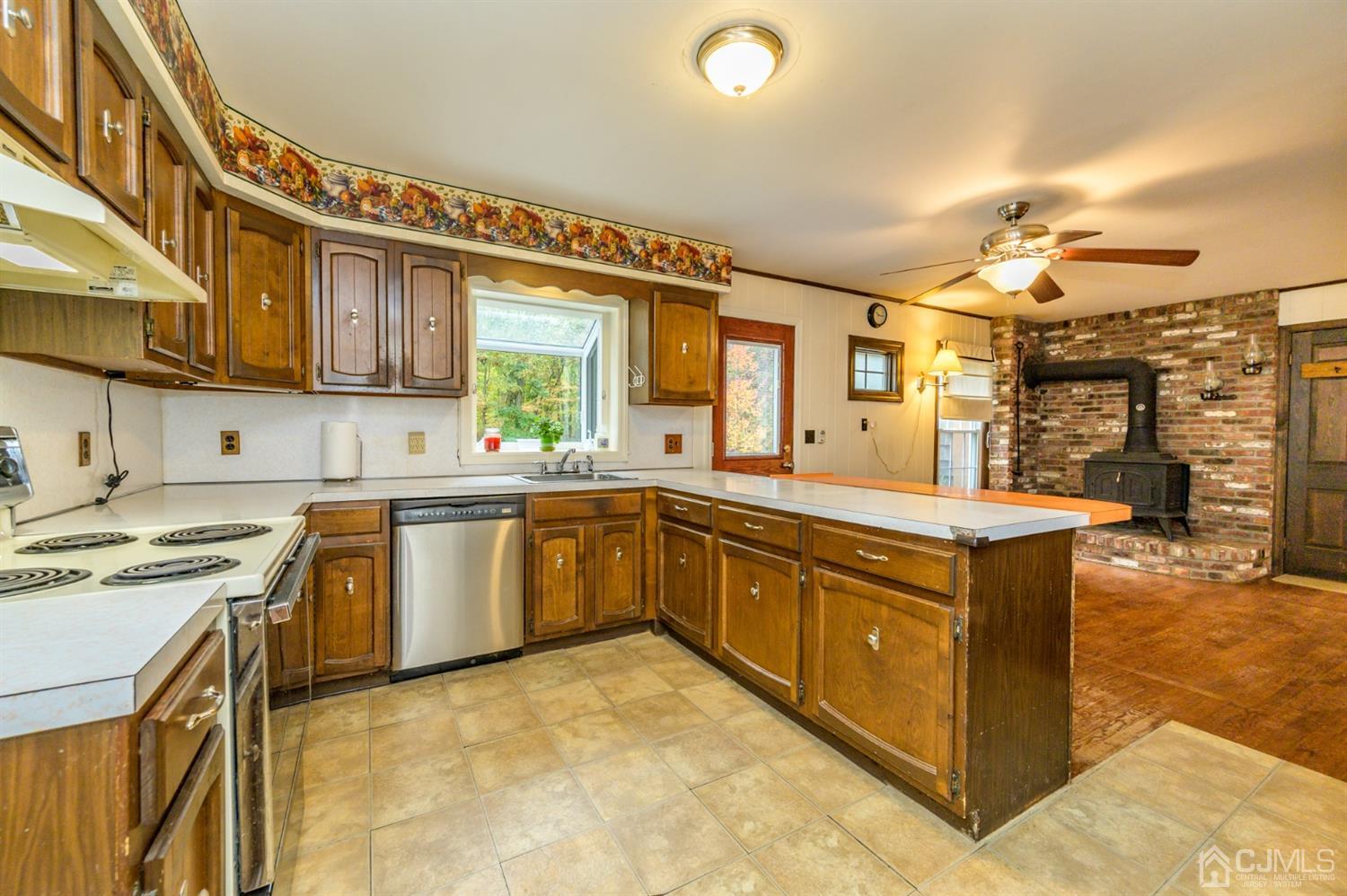 17 Brookside Road Millstone Township, NJ 08510 - Photo 9 of 40 Gallery Image 9