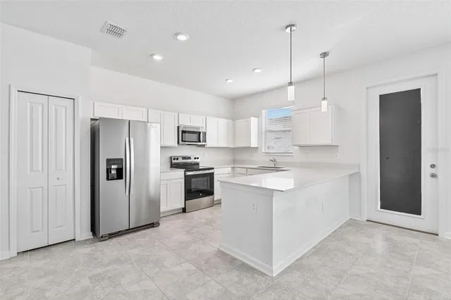 $2,295 | 122 Nine Iron Drive, Davenport, FL 33896