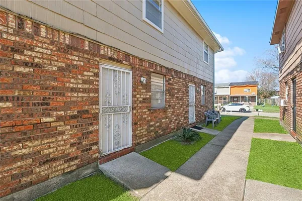 $255,000 | 6660 Harbourview Drive, New Orleans, LA 70126