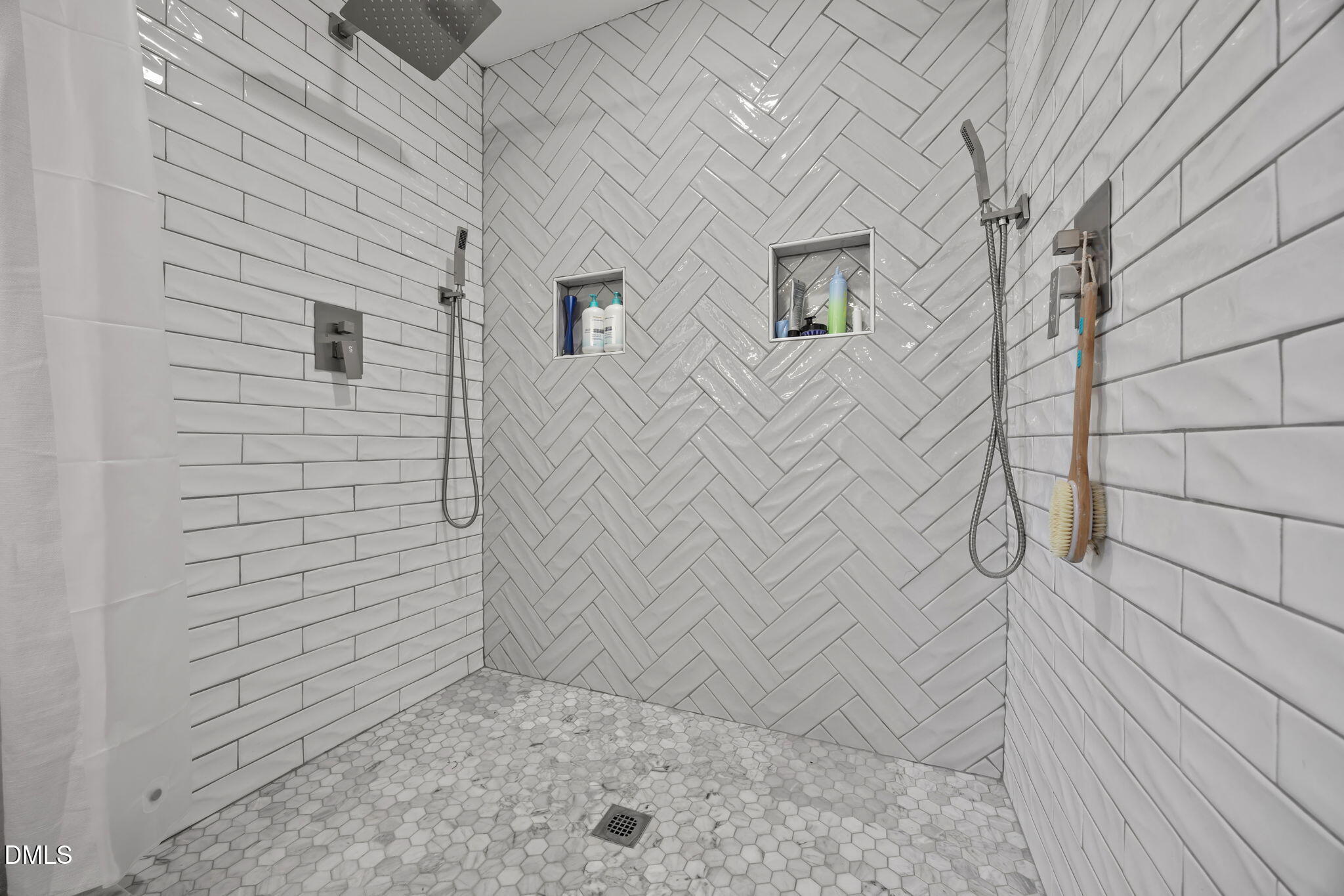 4500 Embleton Drive Raleigh, NC 27612 - Photo 23 of 45 38-web-or-mls-IMG_3761