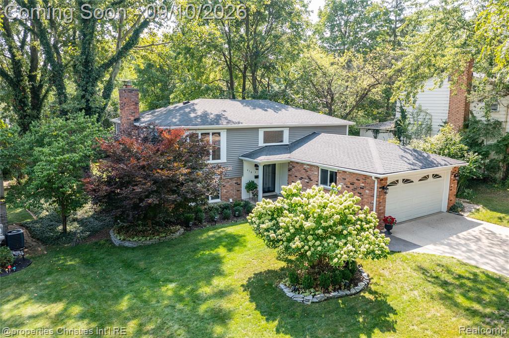 416 Welch Road Northville, MI 48167 - Photo 2 of 49 Gallery Image 2