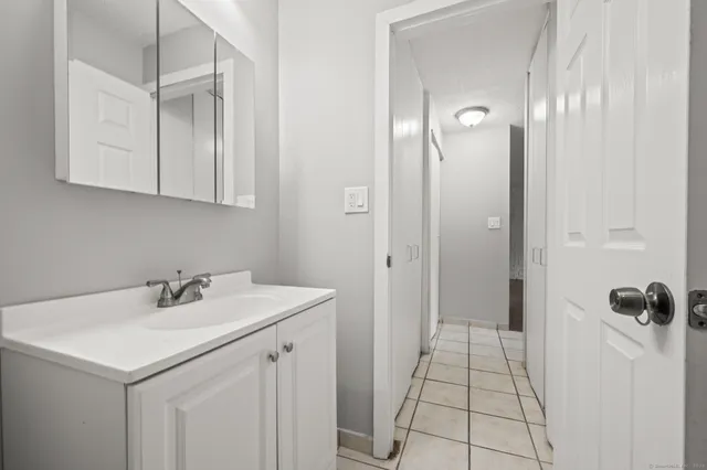 $1,895 | 100 State Street, North Haven, CT 06473