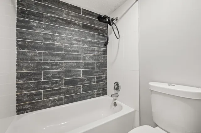 $1,895 | 100 State Street, North Haven, CT 06473