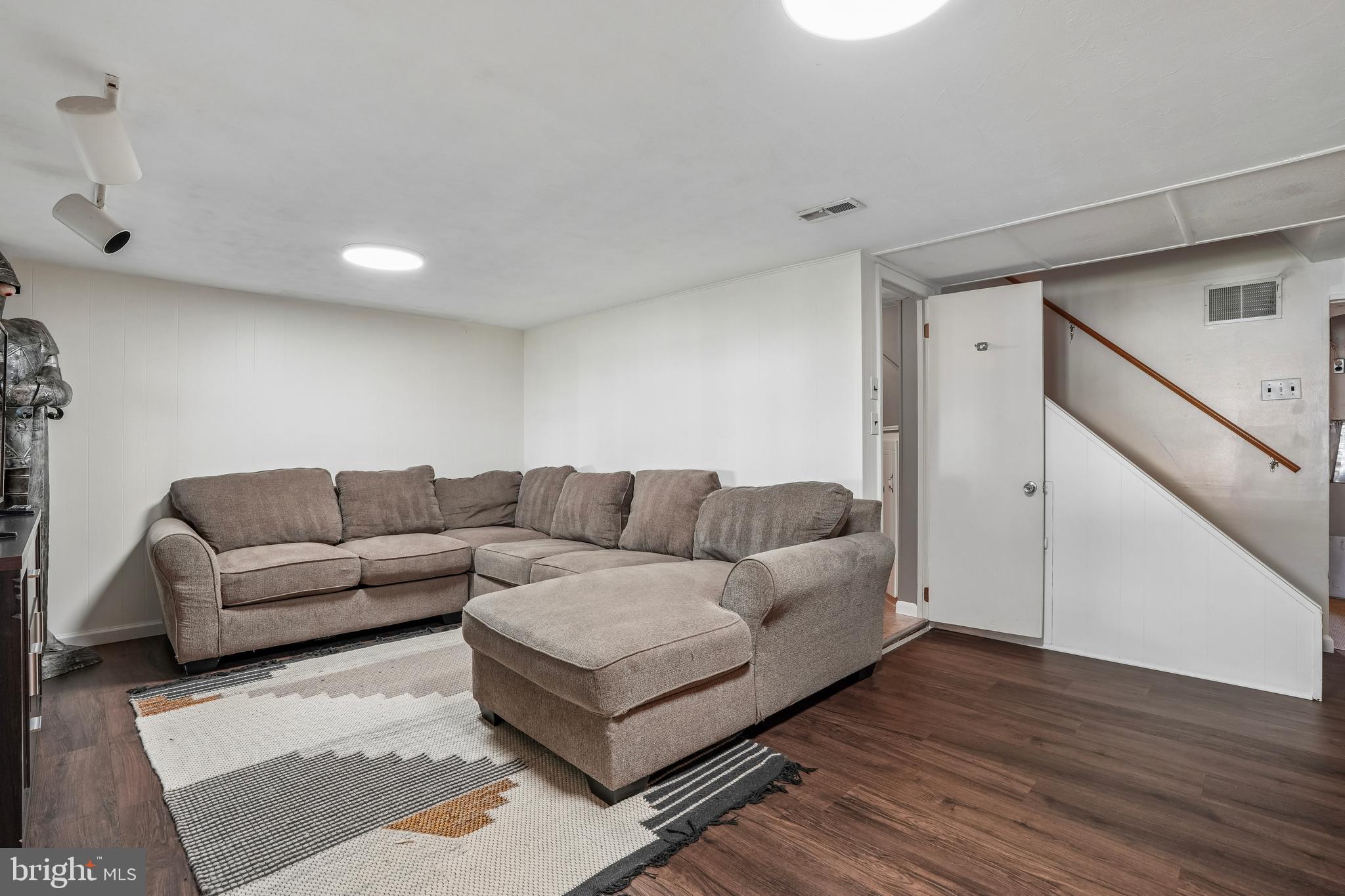 12632 Ramer Road Philadelphia, PA 19154 - Photo 23 of 34 Gallery Image 23