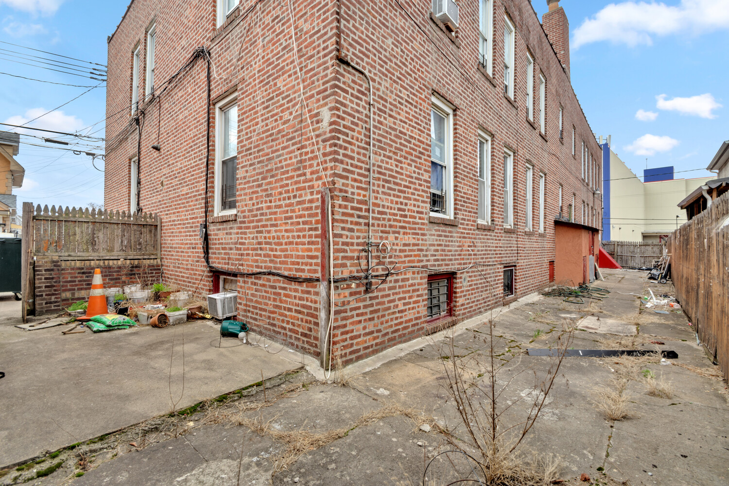 95-07 Cresskill Place Queens, NY 11435 - Photo 5 of 40 a view of a street with buildings