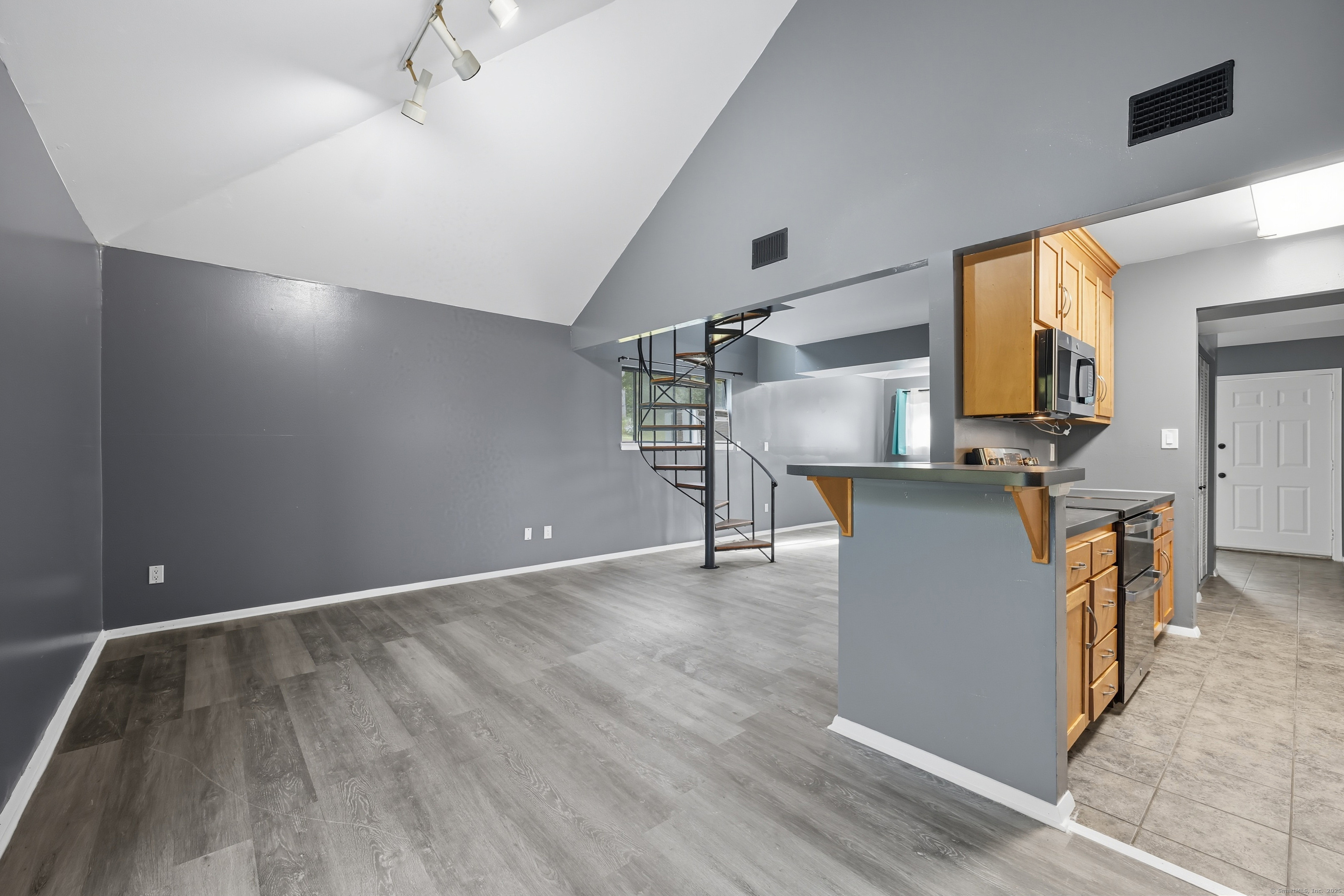 62 Chatham Lane Bristol, CT 06010 - Photo 11 of 37