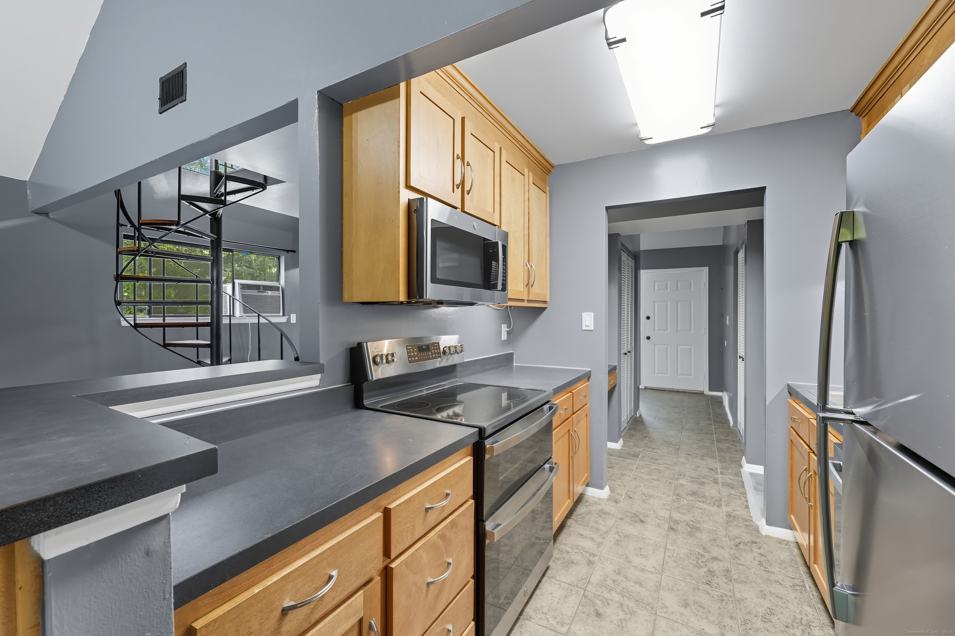 62 Chatham Lane Bristol, CT 06010 - Photo 14 of 37