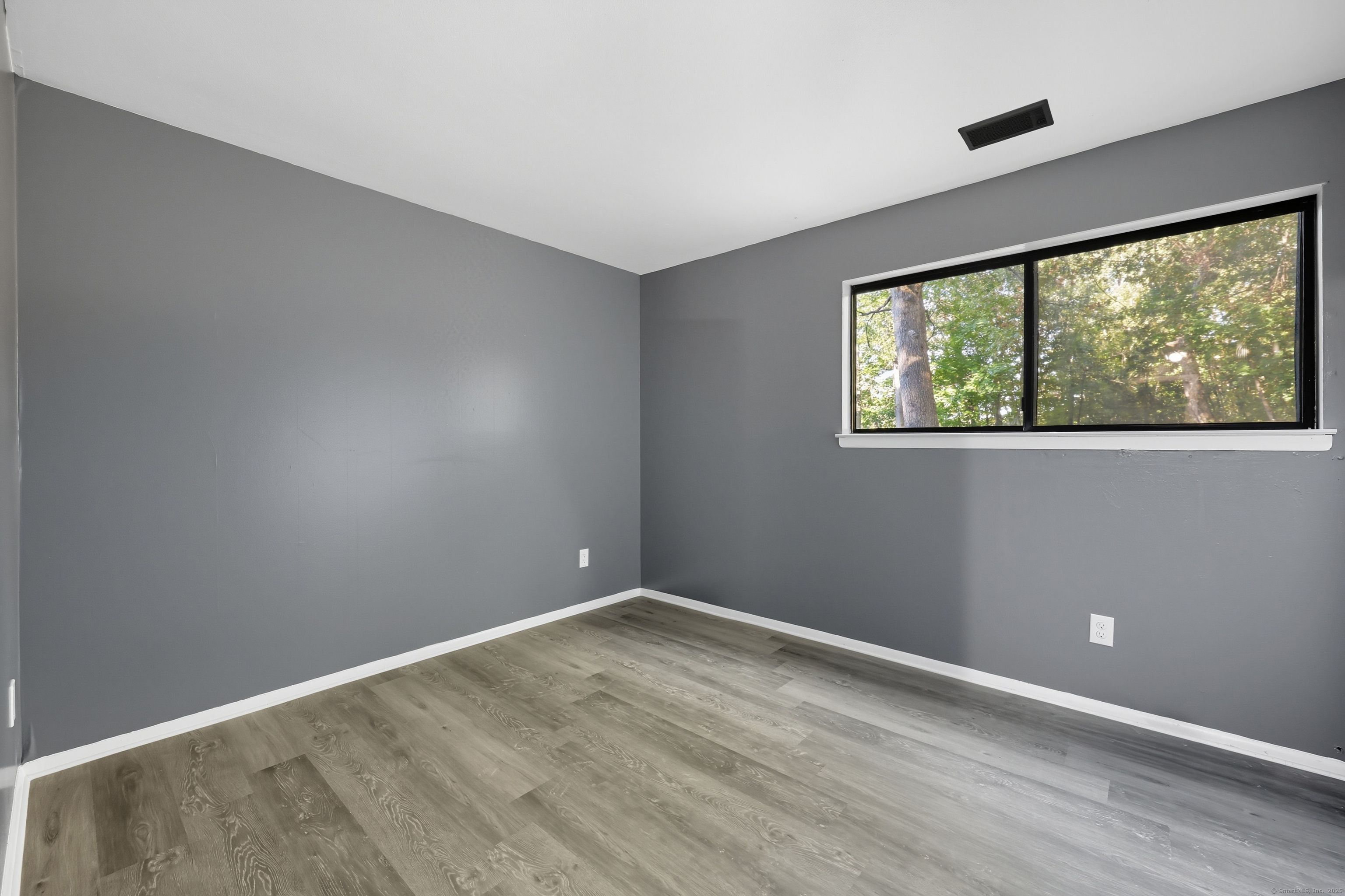 62 Chatham Lane Bristol, CT 06010 - Photo 23 of 37