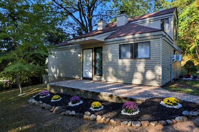 $299,000 | 62 Chatham Lane, Bristol, CT 06010