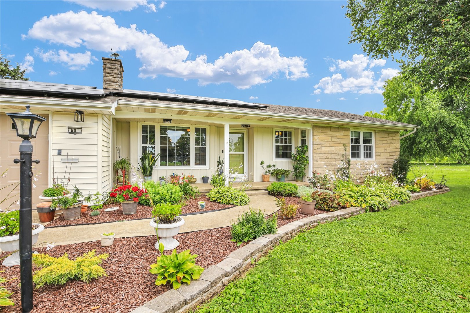 601 West Woodyard Avenue Ridge Farm, IL 61870 - Photo 4 of 38