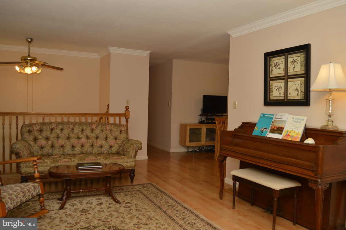 19308 Treadway Road Brookeville, MD 20833 - Photo 2 of 19 Living Room