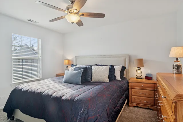 $400,000 | 782 West Misty Drive, Palatine, IL 60074