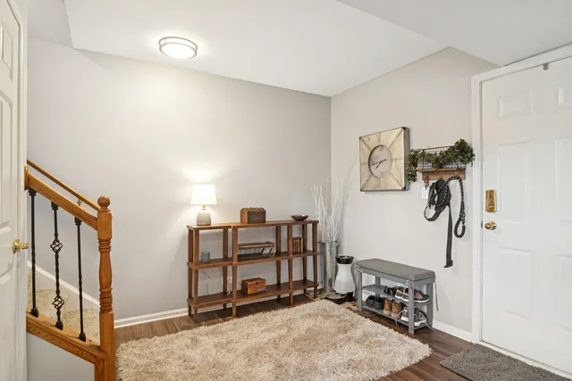 $400,000 | 782 West Misty Drive, Palatine, IL 60074