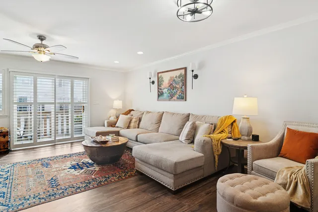 $400,000 | 782 West Misty Drive, Palatine, IL 60074