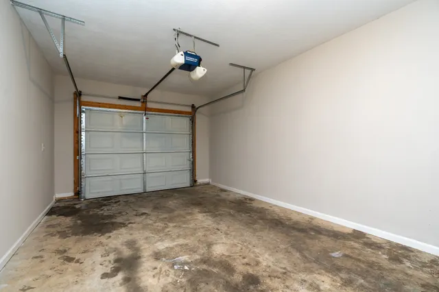 a view of room with an empty space