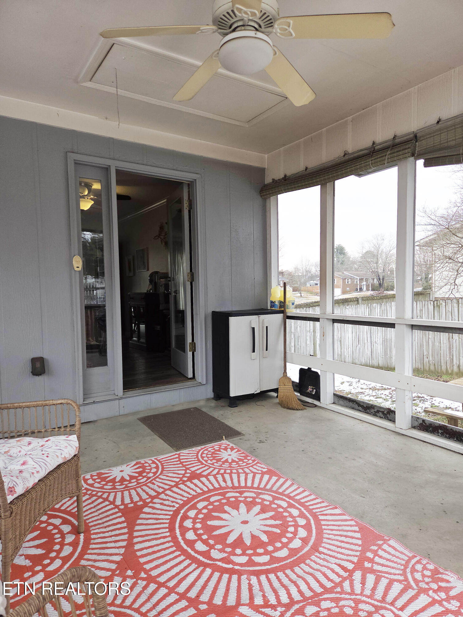 7315 Cornwall Road Knoxville, TN 37931 - Photo 20 of 32 screen porch v