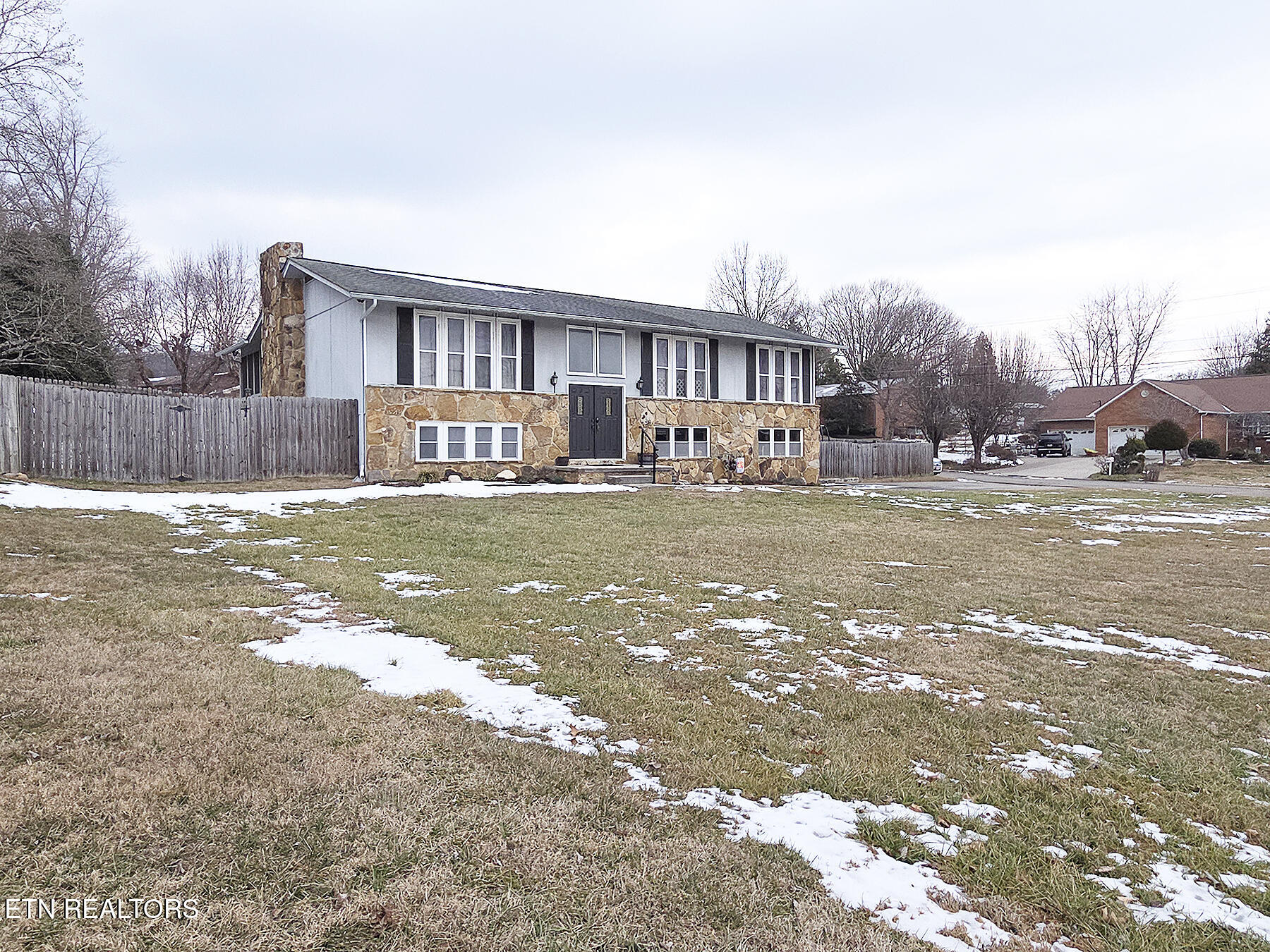 7315 Cornwall Road Knoxville, TN 37931 - Photo 3 of 32 front 2 v