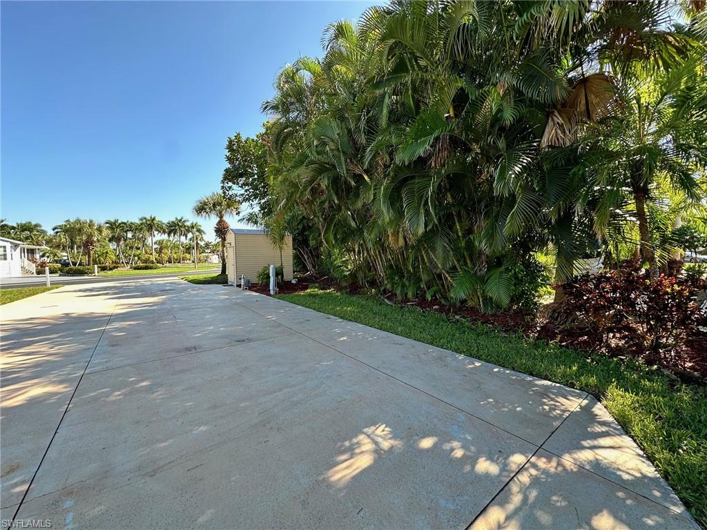 1313 Nickel Lake Point Naples, FL 34114 - Photo 8 of 10