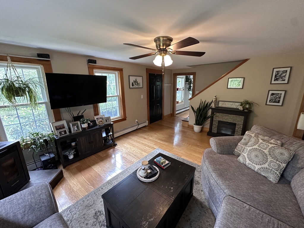 1632 North Brookfield Road Oakham, MA 01068 - Photo 4 of 24 Gallery Image 4