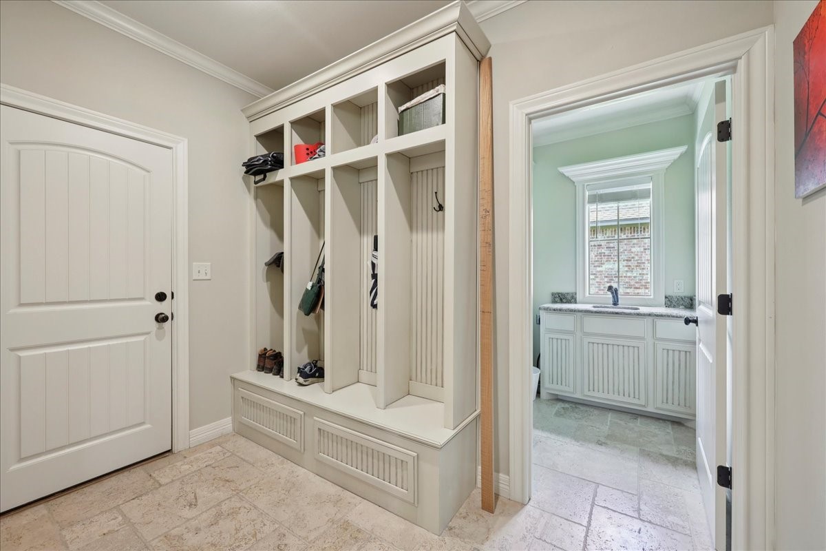 404 Birch View Drive Lumberton, TX 77657 - Photo 39 of 44 a room with view of walk in closet and bathroom